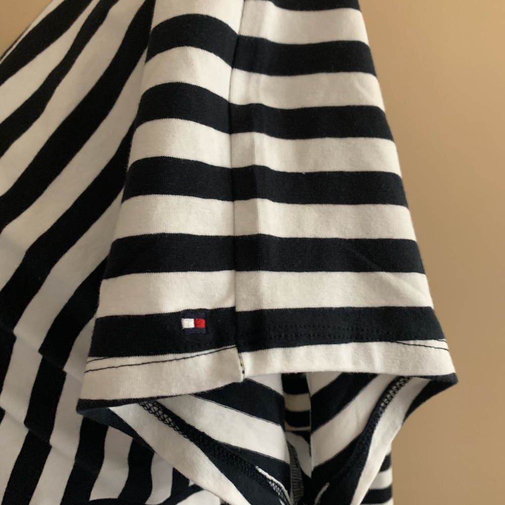 Women’s Knee Length Blue and White Striped Casual Dress - Picture 4 of 11